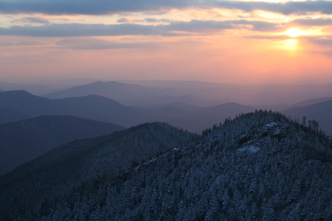 Photo of the smokey mountains